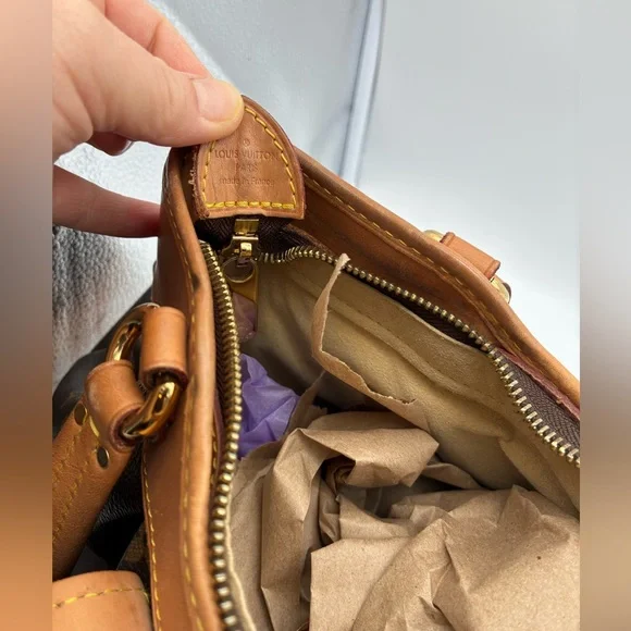 Louis Vuitton monogram boetie mm hand bag with LV dust bag - Picture 7 of 17